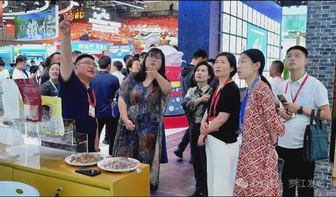 三星堆文创亮相深圳文博会！开元棋牌火爆！罗江非遗、(图8)