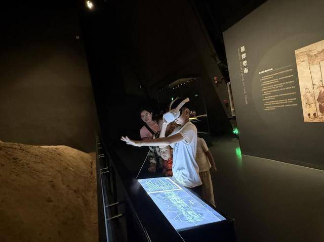 、“比耶龙”冰箱贴……火了！开元棋牌“睡个午觉”系列盲盒(图1)