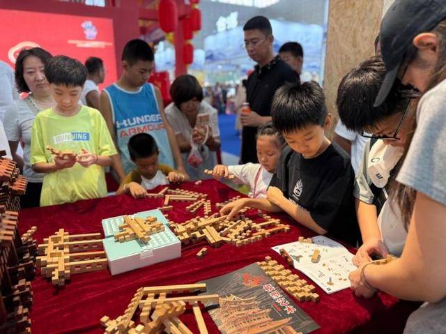 、“比耶龙”冰箱贴……火了！开元棋牌“睡个午觉”系列盲盒(图3)