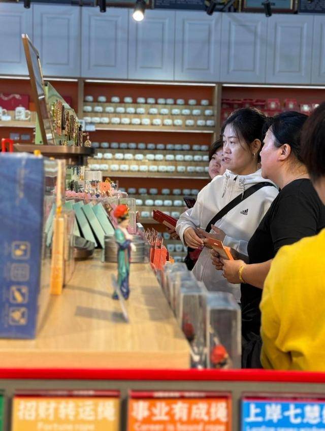 、“比耶龙”冰箱贴……火了！开元棋牌“睡个午觉”系列盲盒(图7)