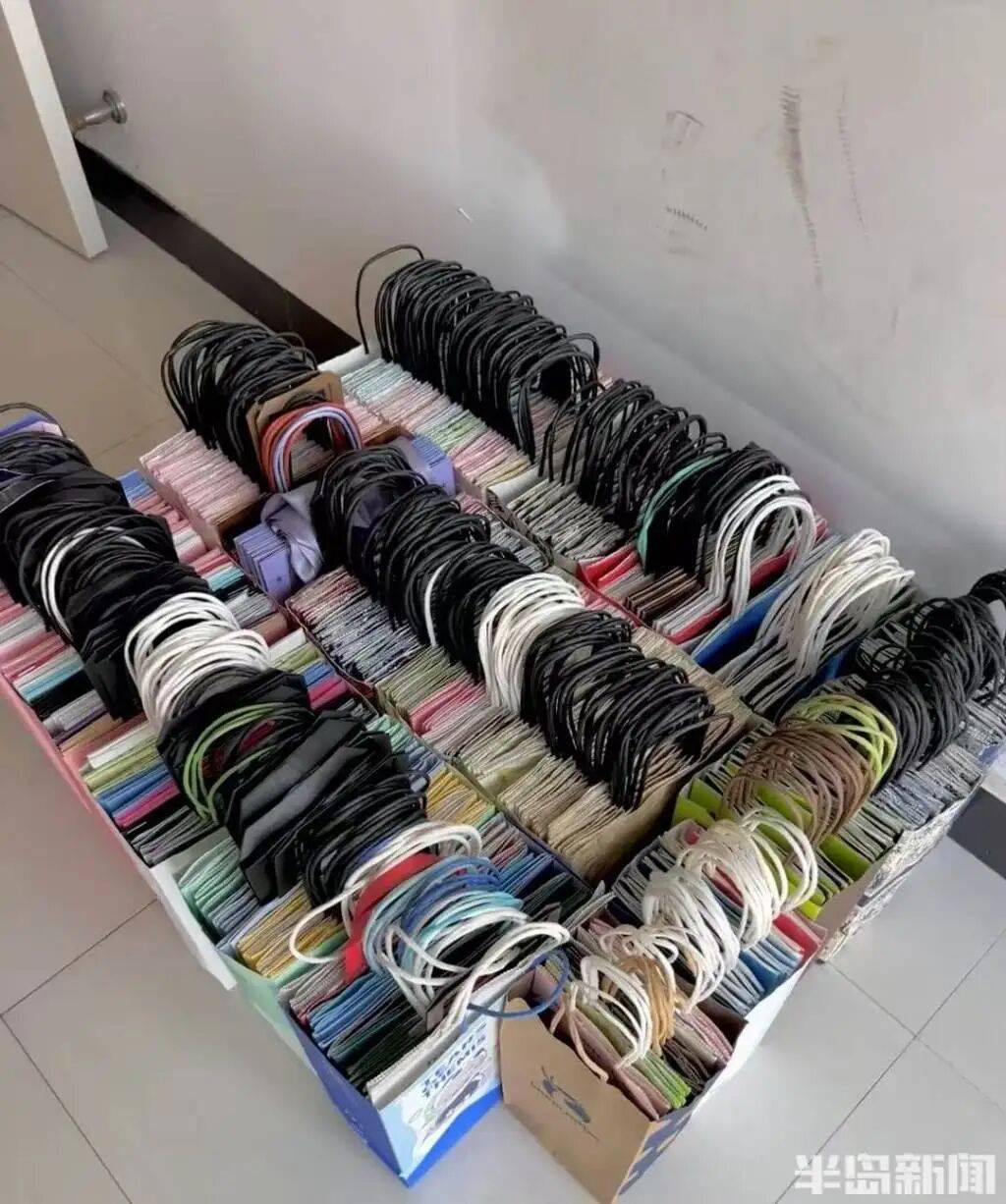 元到50元不等部分限量款甚至被炒至百元开元棋牌火了！大批年轻人开始囤标价从1(图12)